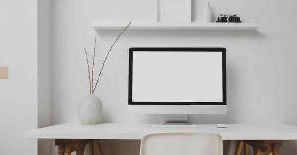 人工智能机器人和人谈恋爱