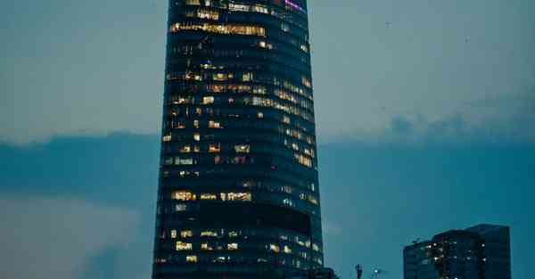 用一根手指头AI绘画特效（AI特效绘画两根手指）