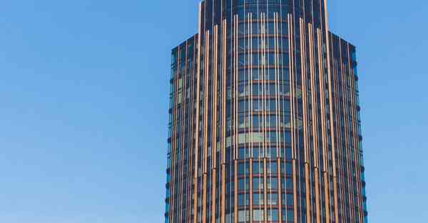 人工智能机器人和人谈恋爱