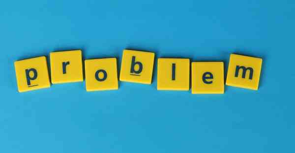 人工智能机器人和人谈恋爱