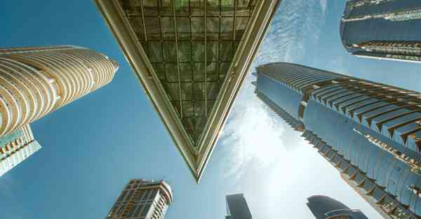 用一根手指头AI绘画特效（AI特效绘画两根手指）