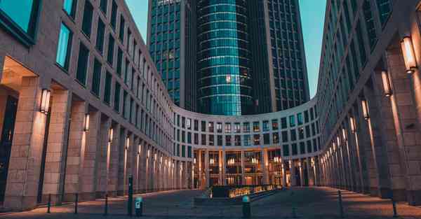 智能居家陪伴机器人