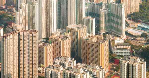 人工智能机器人和人谈恋爱