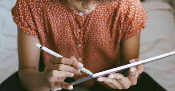 父母不会玩智能机器人了