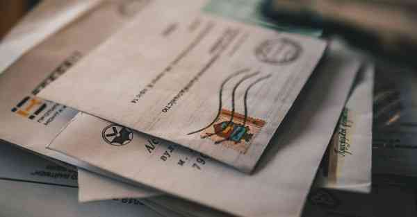 人工智能机器人和人谈恋爱