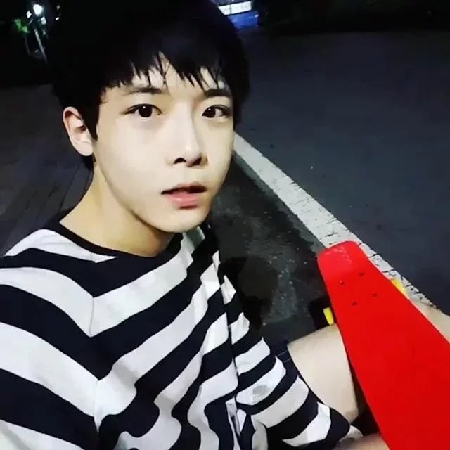 赵爽恒蓝