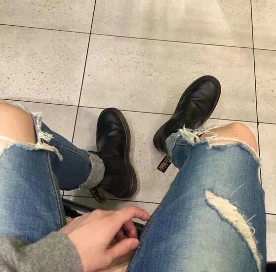 黄荔婉彩